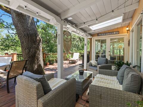 Beautiful and peaceful treehouse