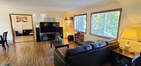 Spacious 3 bedroom house, Sleeps 6