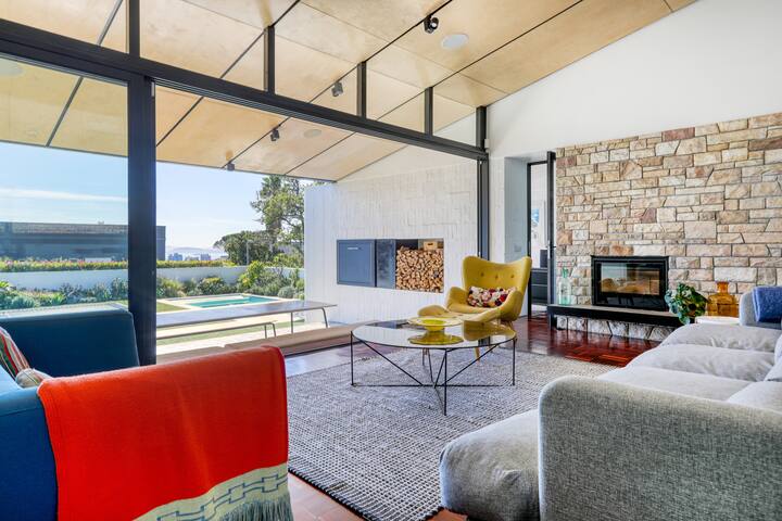 Contemporary 3-bed Family Home on Table Mountain gallery image 5