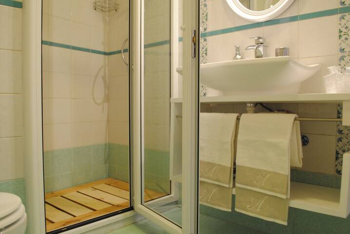 Anna Home in Chiaia gallery image 5