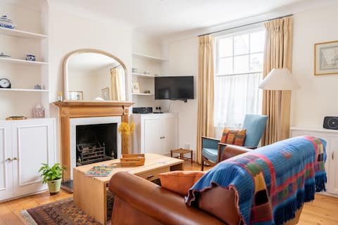 Top Airbnb: Charming cottage in the heart of Windsor in Eton