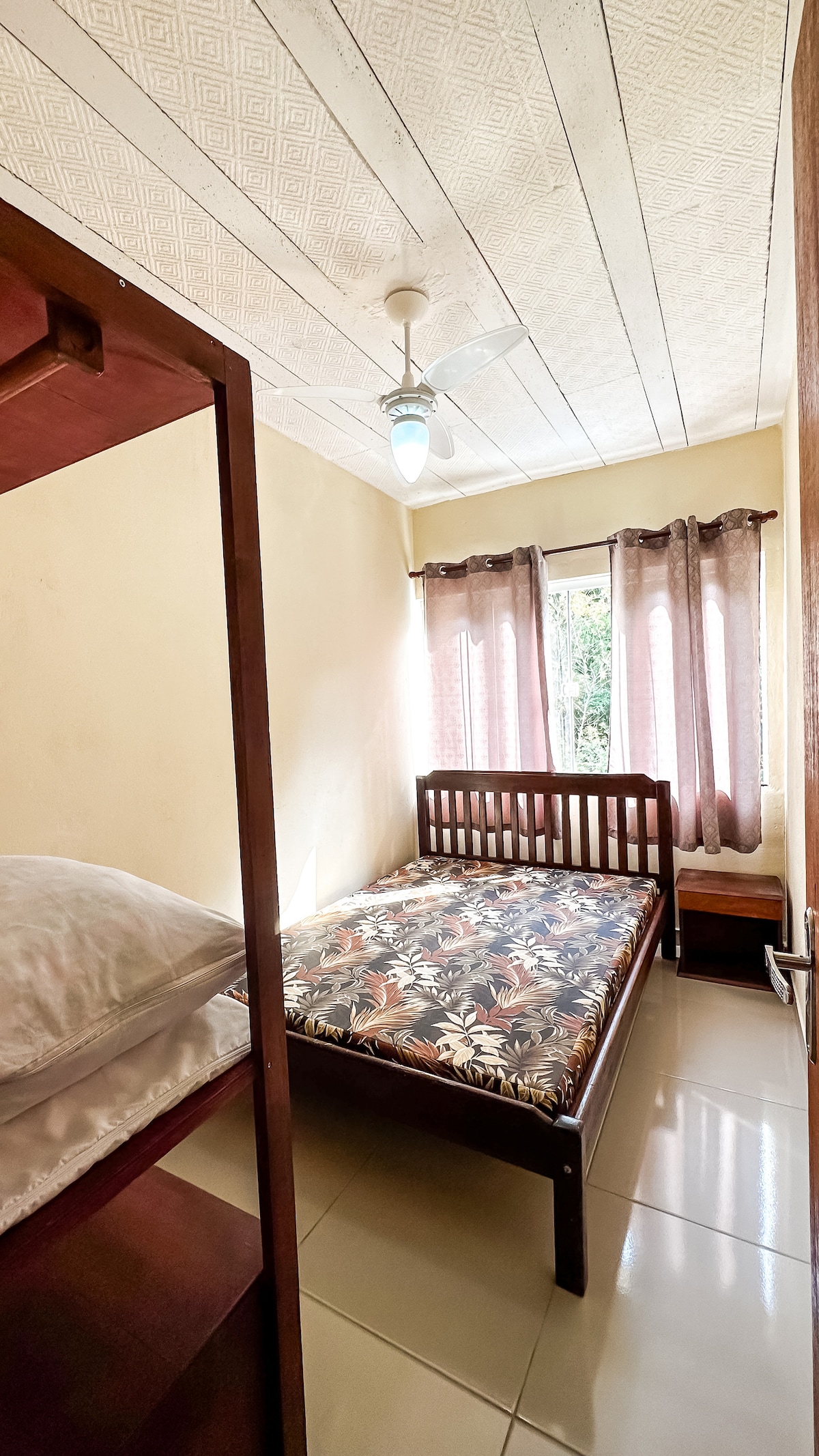 Საძინებელი 01 - ორადგილიანი საწოლი.