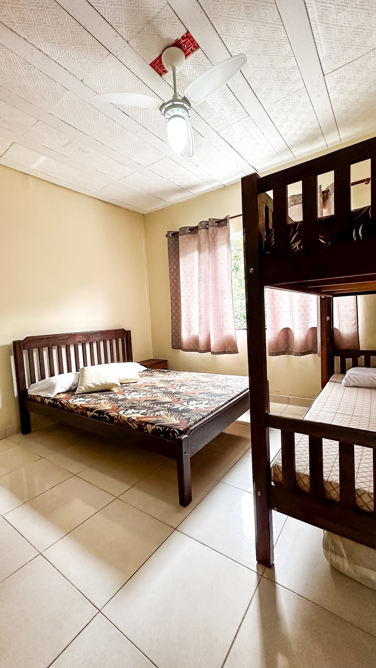 Საძინებელი 03. ორადგილიანი საწოლი + ორსართულიანი საწოლი.