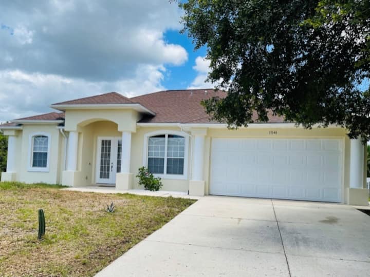 Cheerful 3 bedroom residential home Houses for Rent in Englewood