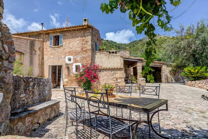 AINA CAN PONTICO Villa con encanto en Pollença.