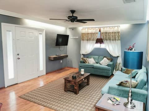 Top performing Airbnb: Fabulous house a few blocks away from the consulate. in Nogales