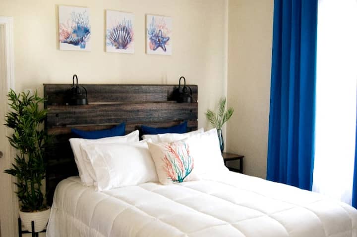 Cozy Coral - Bedroom 2