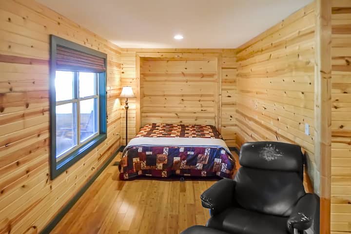 Murphy bed 2 on other side of living room