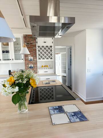 Scandinavian-Style Beach Retreat gallery image 3