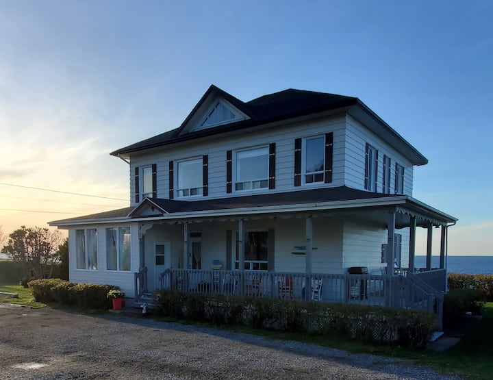 Home Inspiration on the sea Houses for Rent in SainteAnnedesMonts