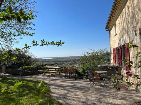 Charming cottages on the mound of Canon Fronsac