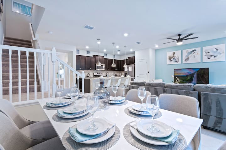 Fröhliches Stadthaus mit 5 Schlafzimmern, Clubhaus und Pool - Airbnb