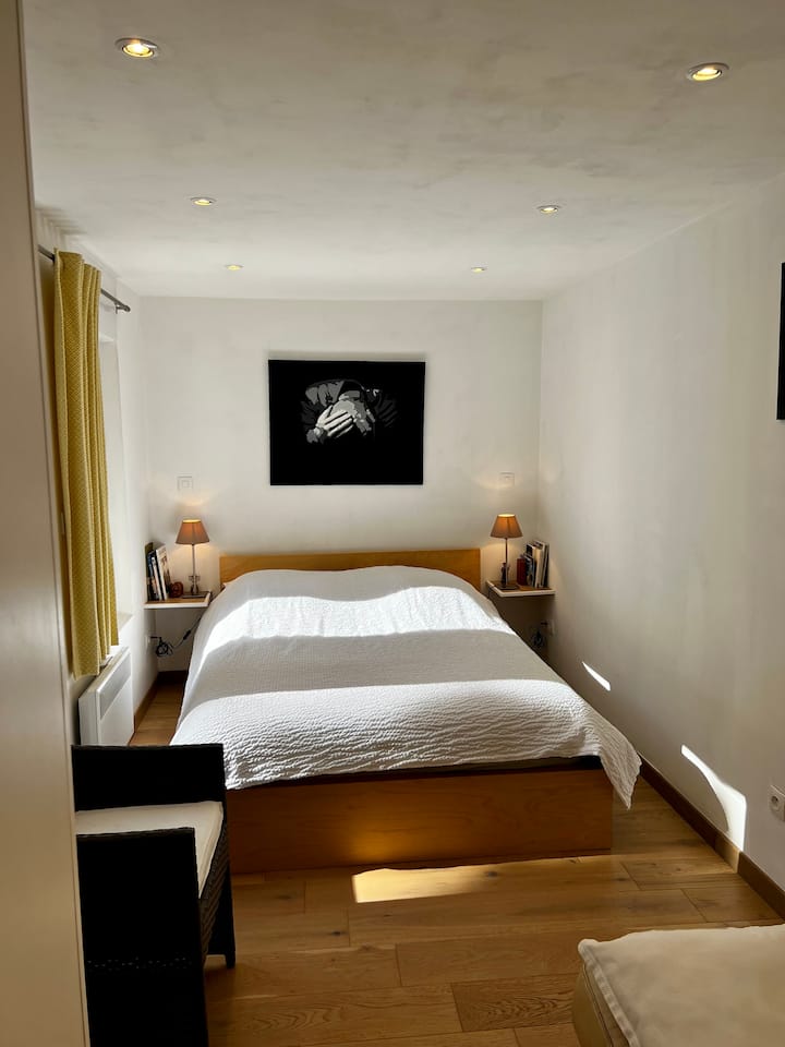 Bedroom 1: One double bed