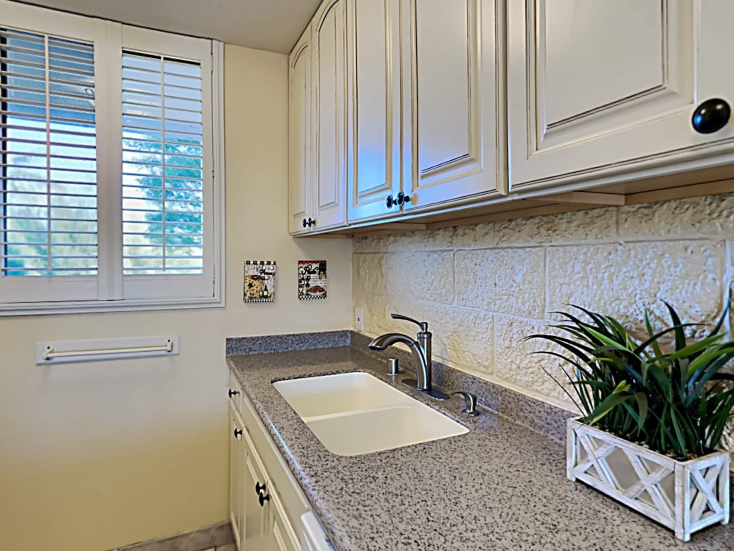 Condo in Wailuku · ★4.91 · 2 bedrooms · 3 beds · 2 baths - Image 14