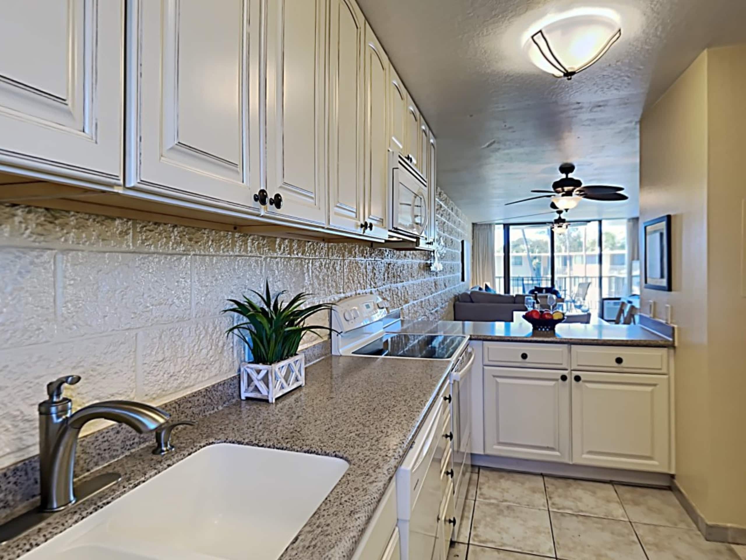 Condo in Wailuku · ★4.91 · 2 bedrooms · 3 beds · 2 baths - Image 13