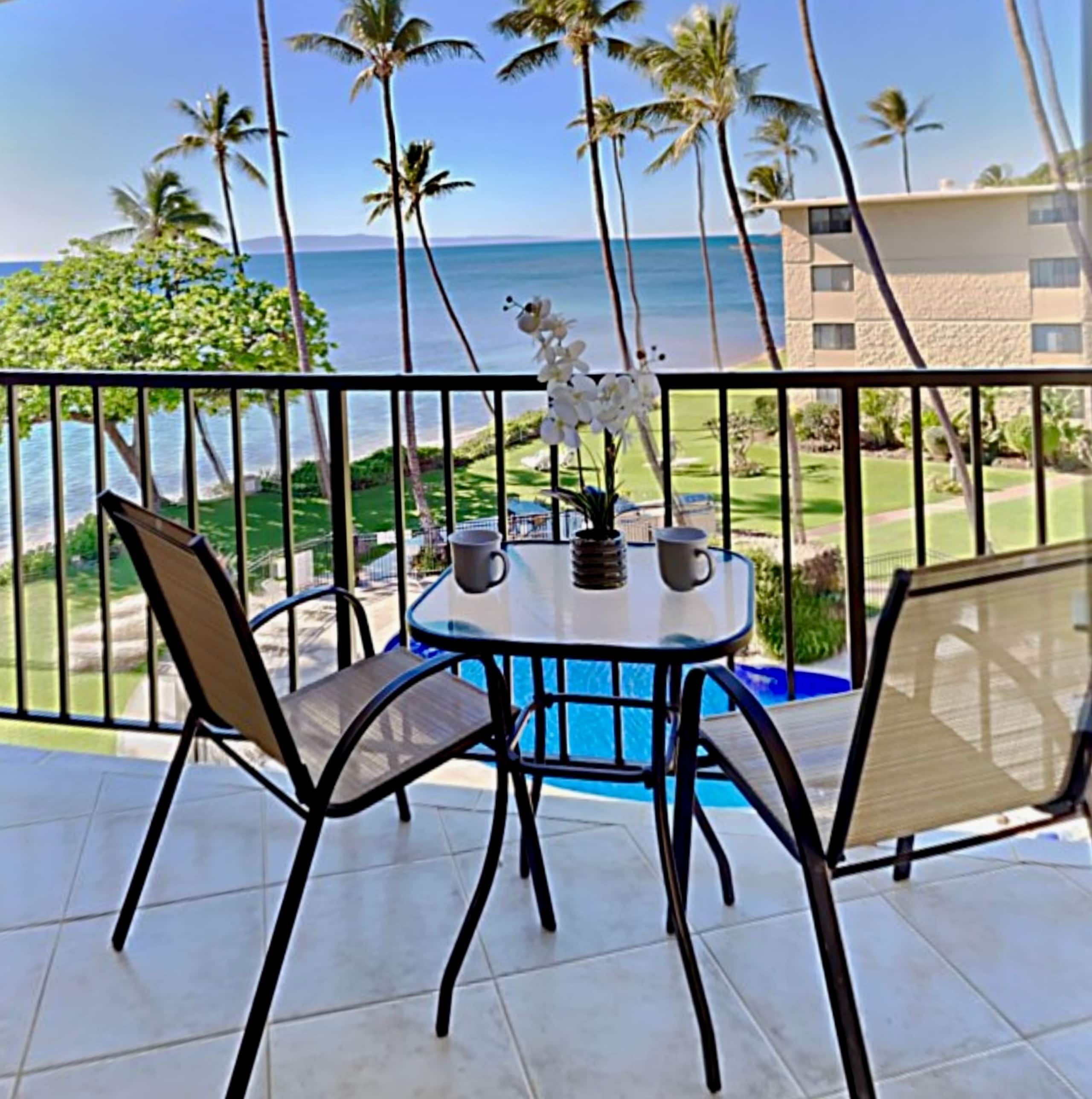 Condo in Wailuku · ★4.91 · 2 bedrooms · 3 beds · 2 baths - Image 2