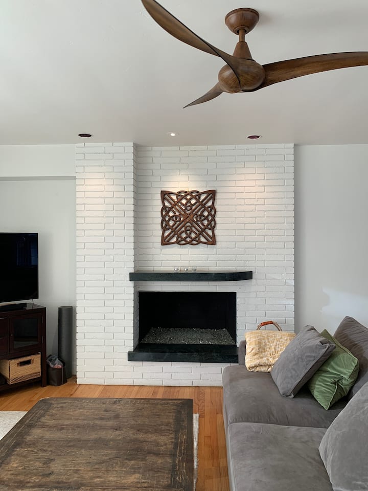 Light And Bright 2bed/2ba Beautiful Garden Setting - Anaheim, CA