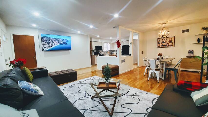 Lux Xcape1 3BR/2BA;subway@600 steps by nycHubHomes