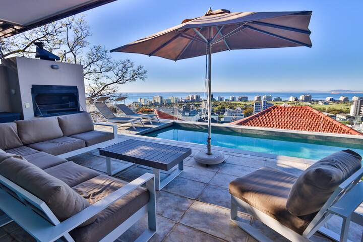 Spectacular, perfectly located 5bedroom city villa gallery image 2