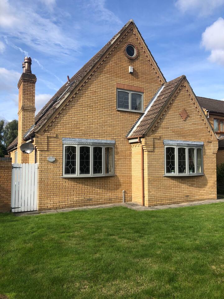 Brick Pond House, a perfect place to stay! Bungalows for Rent in Rossington, England, United