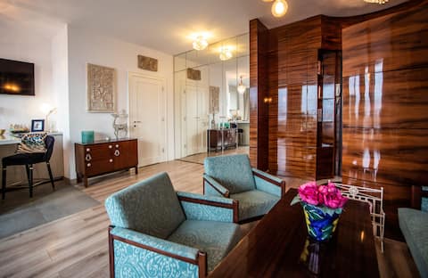 Top Airbnb: Blue Sky View Suite in Ochota