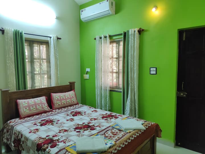 A / C ROOM, King size bed rooms , with high density form mattress and with attached toilet for 2 guest no smoking in bedroom only in balcony. IN ALL 3 BED RPOMS