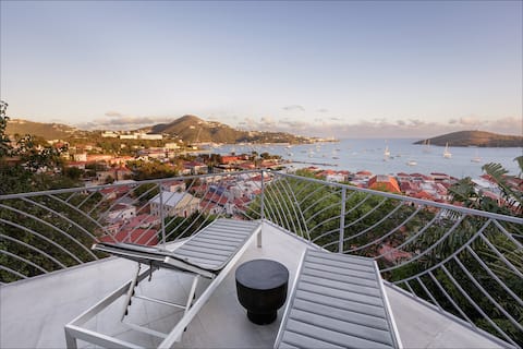 Top Airbnb: The Ampersand Sky Villa: Iconic, Artful Luxury in Charlotte Amalie