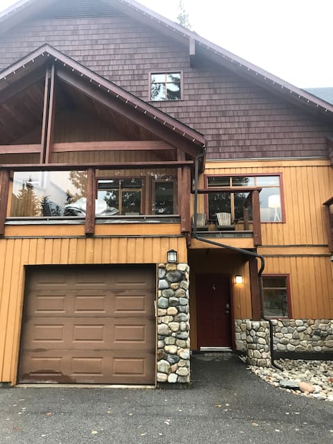 High End 3 Bedroom Ski Townhouse at Red Mountain