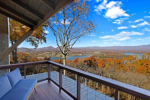 Stunning mountain top panoramic view getaway cabin
