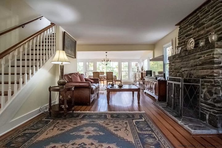 Hudson Valley Beautiful Farmhouse On The Creek - Saugerties, NY