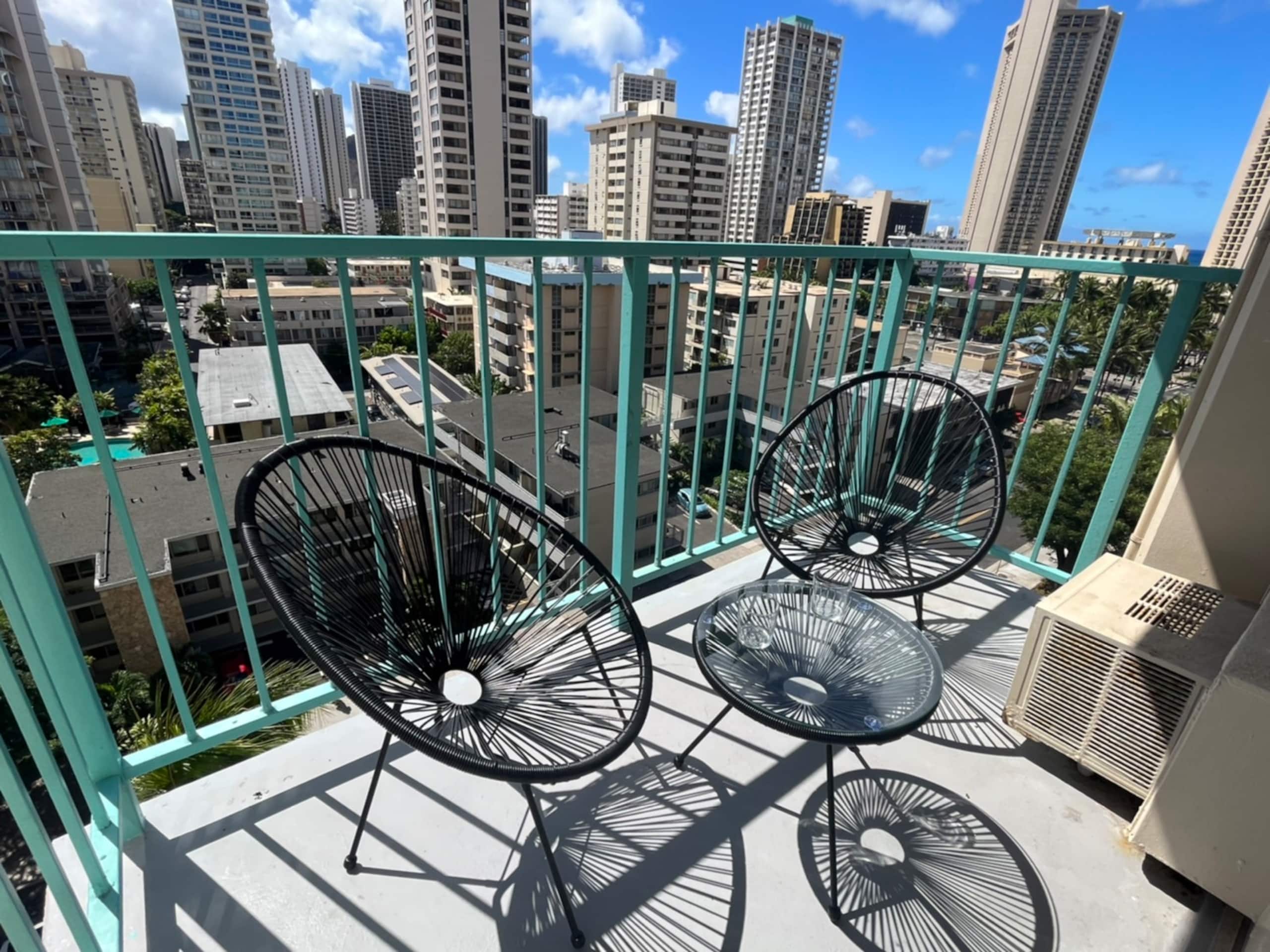 Condo in Honolulu · ★4.67 · Studio · 2 beds · 1 private bath - Image 5