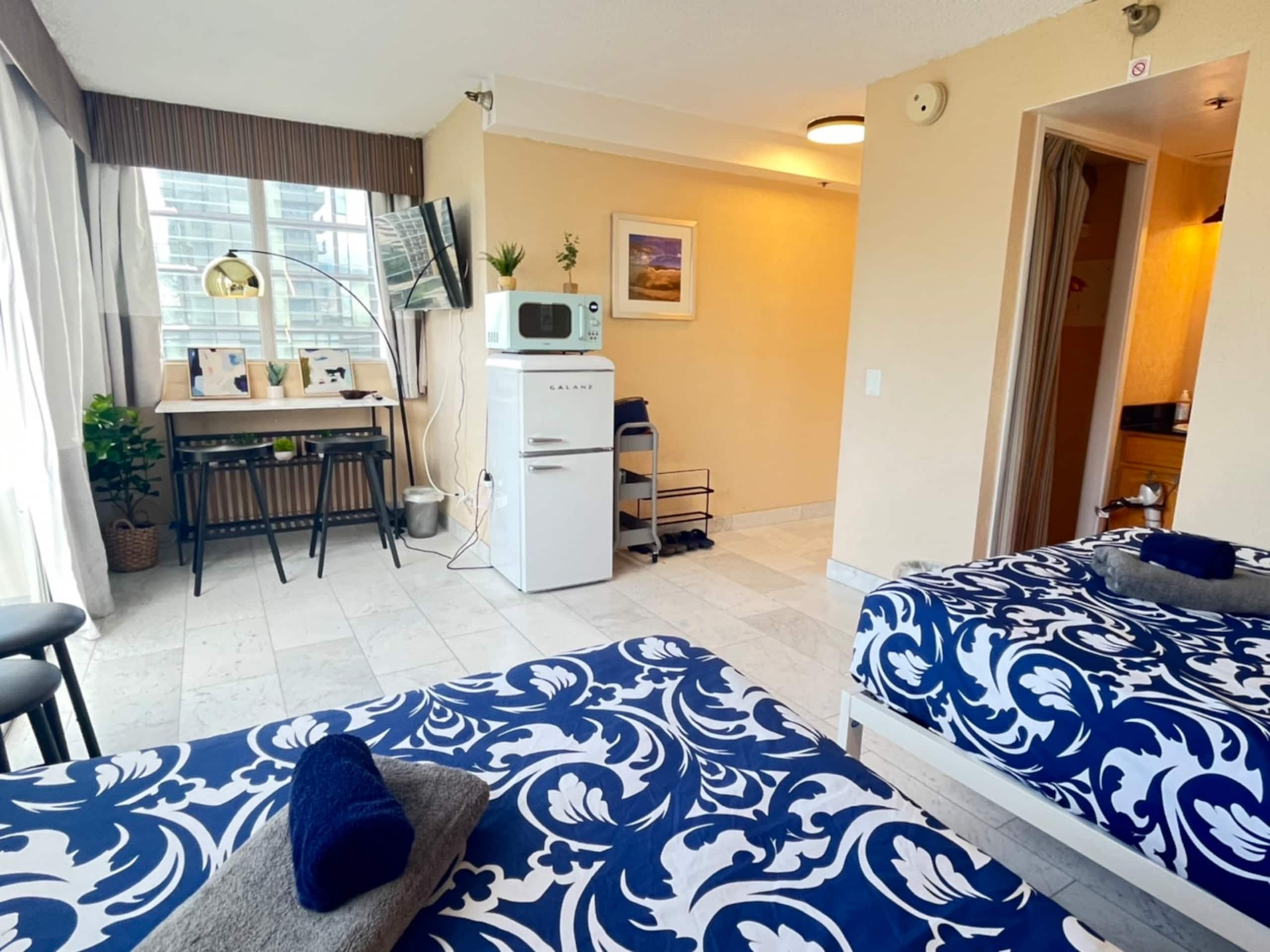 Condo in Honolulu · ★4.67 · Studio · 2 beds · 1 private bath - Image 10