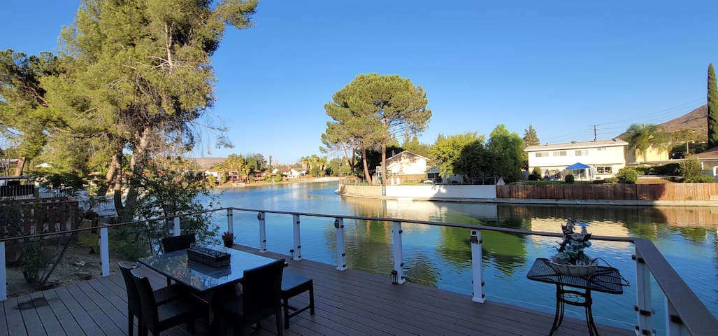 Lakefront House With Breathtaking View