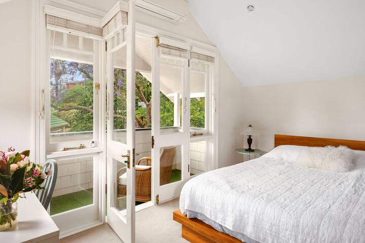 4 bed family home minutes from Sydney CBD/ Mosman gallery image 3