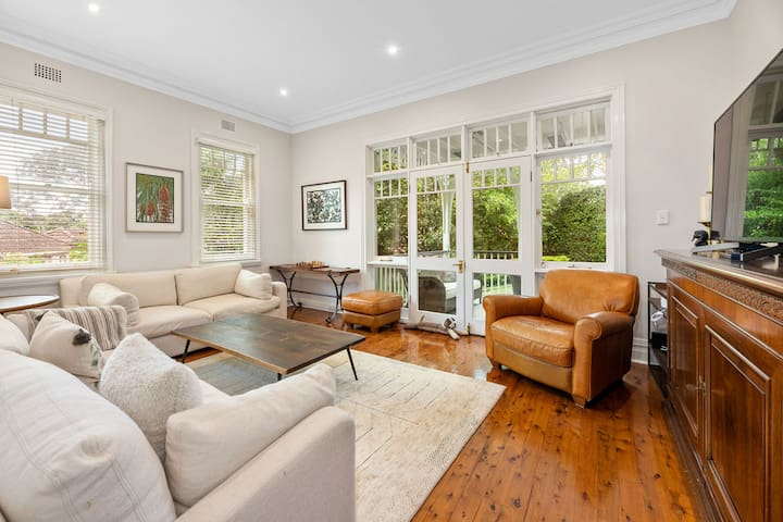 4 bed family home minutes from Sydney CBD/ Mosman gallery image 2