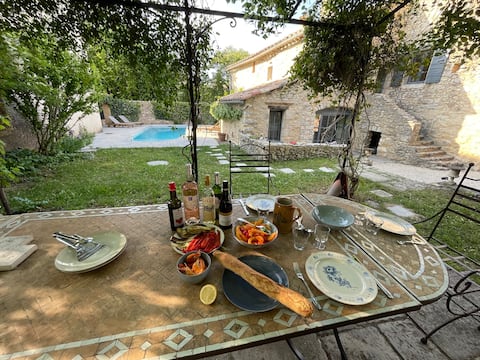 In the center of Lussan (15mnUzès) + 2E-bikes