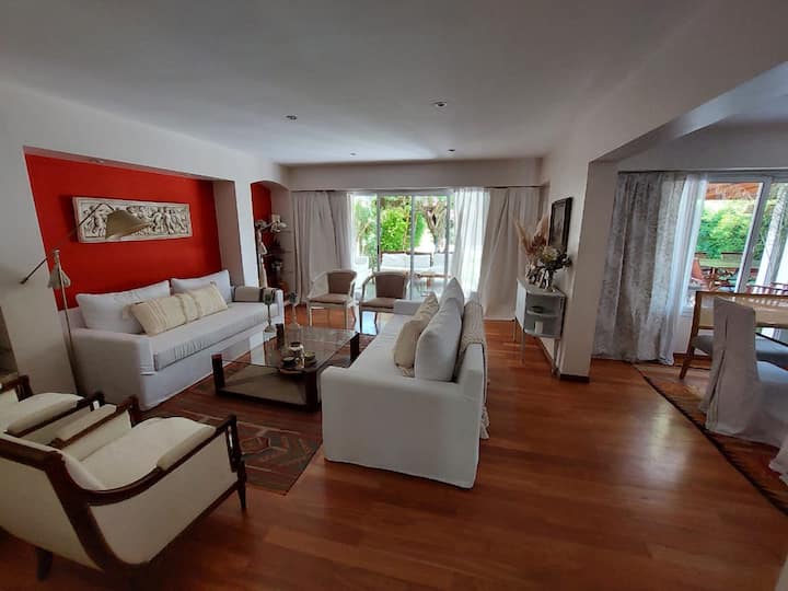 Apartamento de 4 quartos com jardim e piscina em Beccar