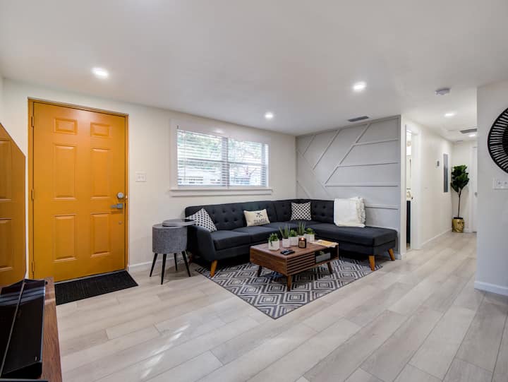 Entire Residential Home In The Heart Of Tampa - Tampa