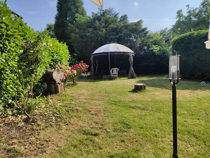 Gemütliche Wohnung mit großem privaten Garten