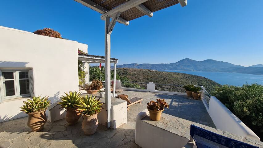 MAGNIFIQUE MAISON TYPIQUE VUE SUR MER gallery image 4