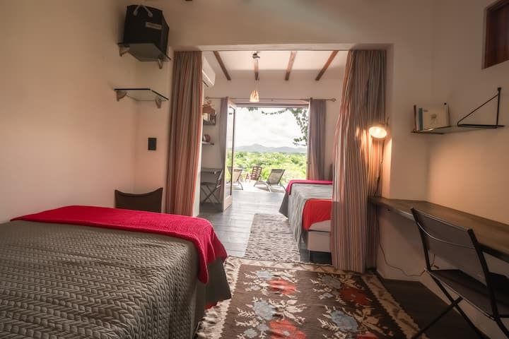 الغرفة 2، الإطلالة وأماكن العمل