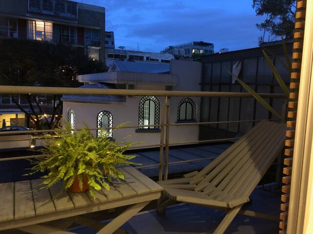 Fabulous Condo in historic Roma +Housekeeper+100mb gallery image 3