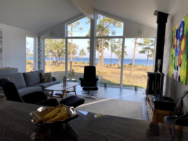 Villa Med Pool Och Havsutsikt  Gotland N Fårösund - ゴットランド