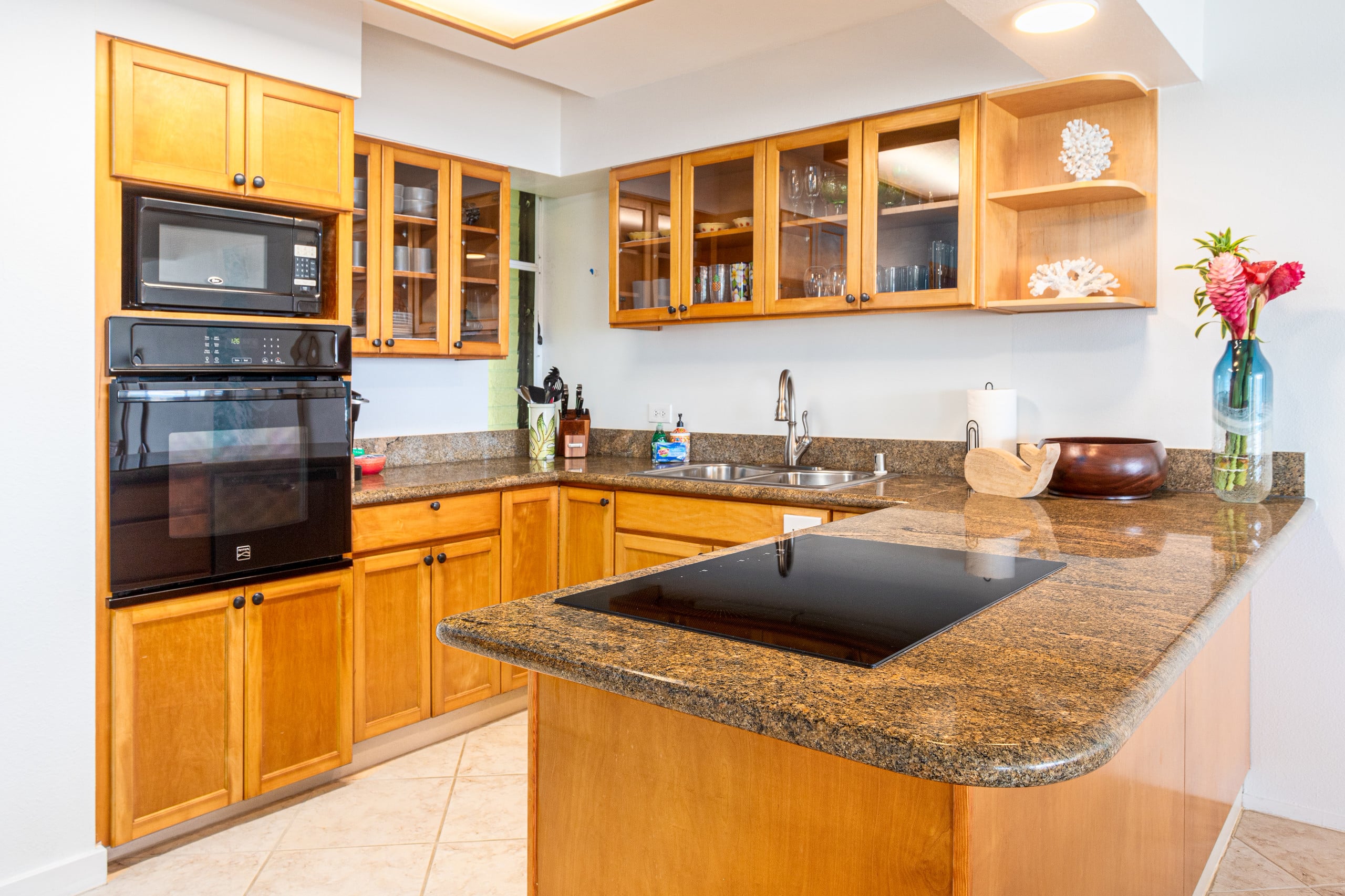 Condo in Princeville · ★4.91 · 2 bedrooms · 2 beds · 2 baths - Image 10