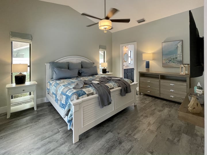 Master Bedroom features king bed with luxury linens and $3,000 Beautyrest mattress 