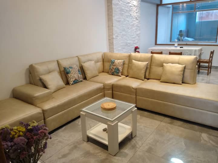 Habitación Con Tv Y Baño/áreas Compartidas - Cusco