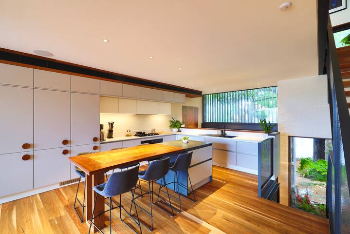 Luxury designer house in prime inner-west location gallery image 3
