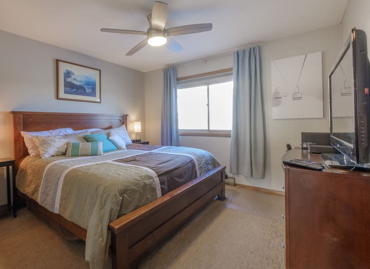 Do të të pëlqejnë mëngjeset që zgjohen në këtë krevat të rehatshëm me jastëk. 