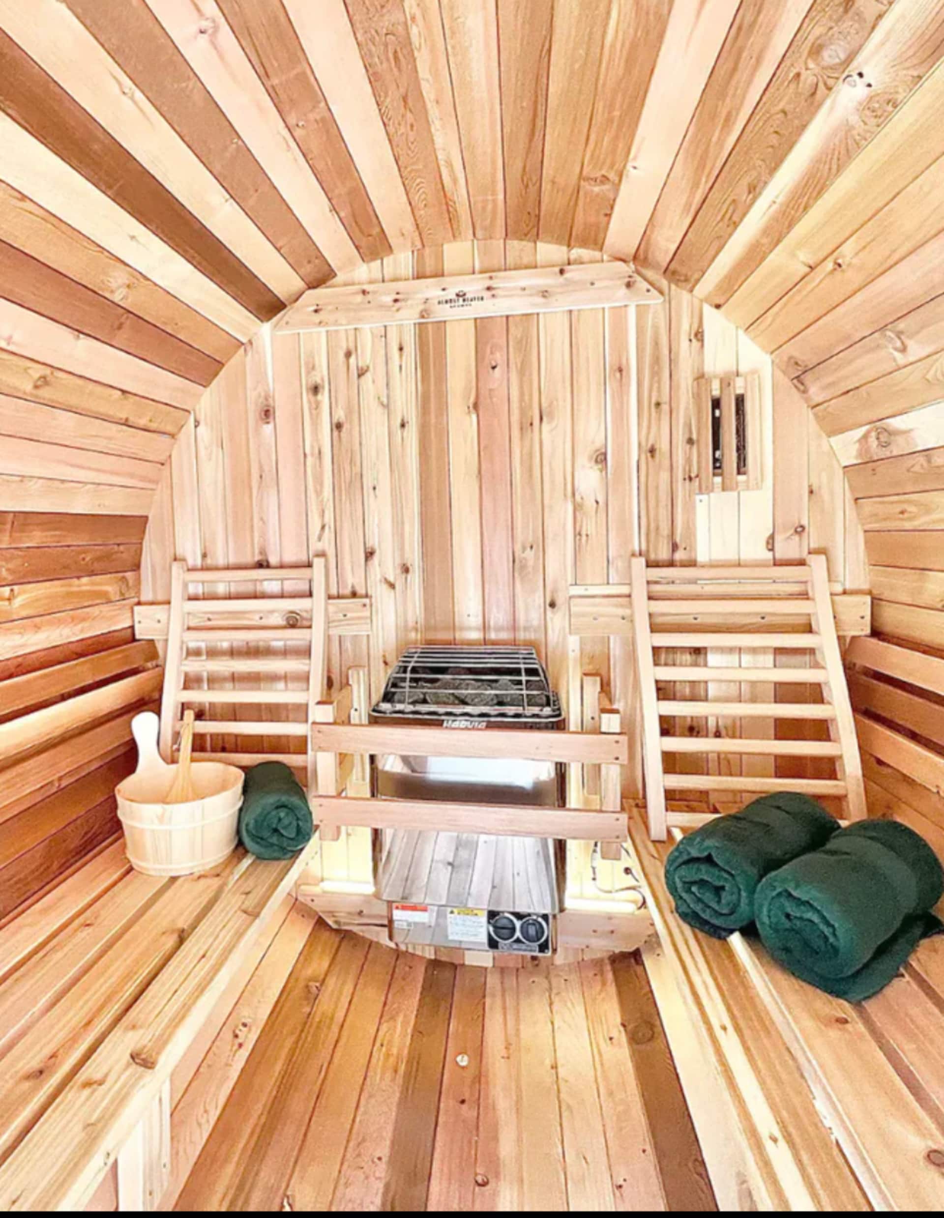 HOT Sauna/COLD Plunge- Mountains-Hiking-NYC Trains