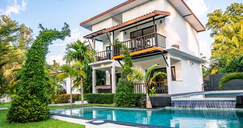Aqua Suites, 3 Bedroom Apartment Block